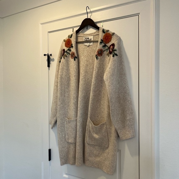 Boundless North Embroidered Cardigan - Picture 3 of 9